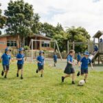 ニュージーランドの小学校に通う家庭を襲う、ホリデーという名の「洗礼」